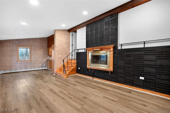 Building Photo - 3863 Wiltshire Rd