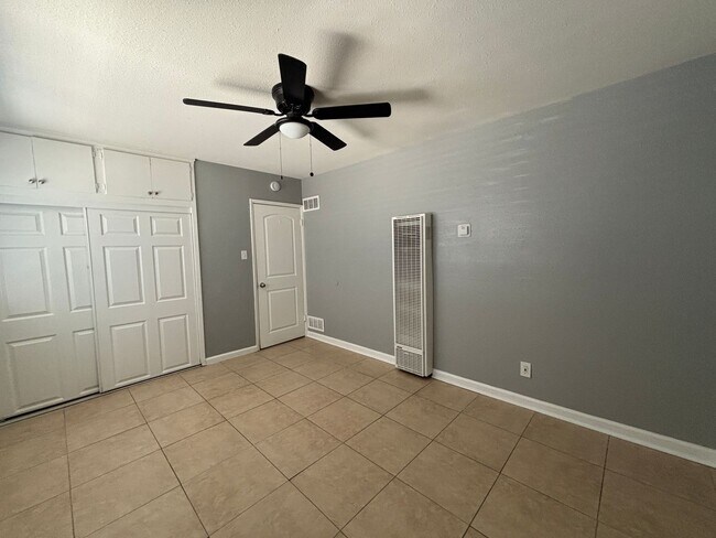 Building Photo - 44303 Beech Ave