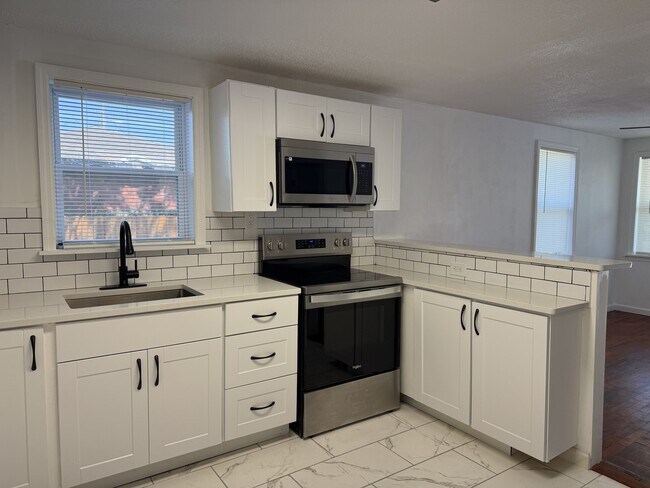 Building Photo - 239 Jenks St