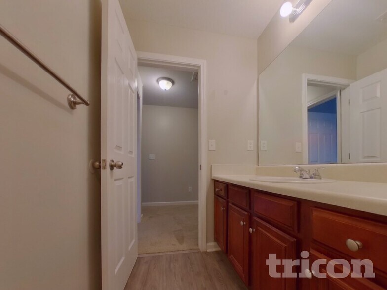 Building Photo - 1121 Corkscrew Way