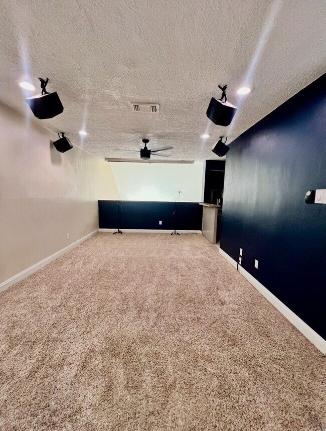 Building Photo - 6726 Saffron Hills Dr