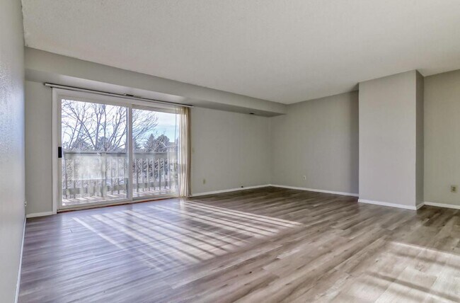 Building Photo - 6435 S Dayton St, #304