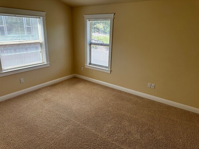 Building Photo - 449 Park Ridge Pl