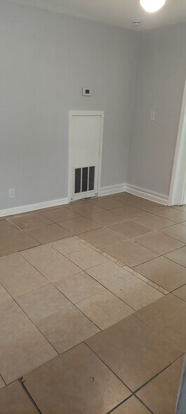 Building Photo - 433 Vickers Dr