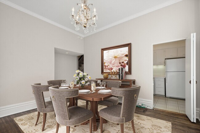 Building Photo - 545 W Belden Ave