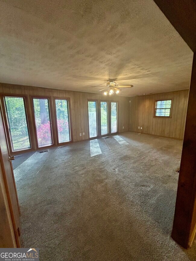 Building Photo - 3710 Creekview Cir