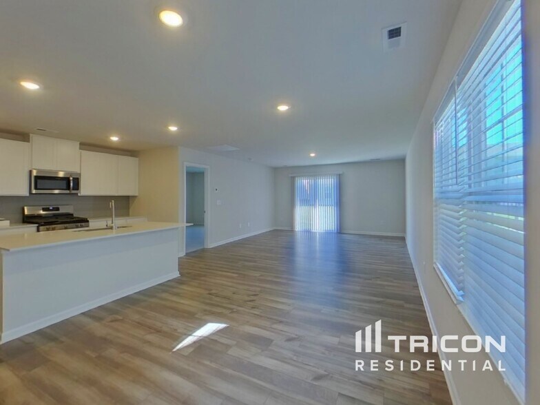 Building Photo - 4018 Rustling Grass Trl