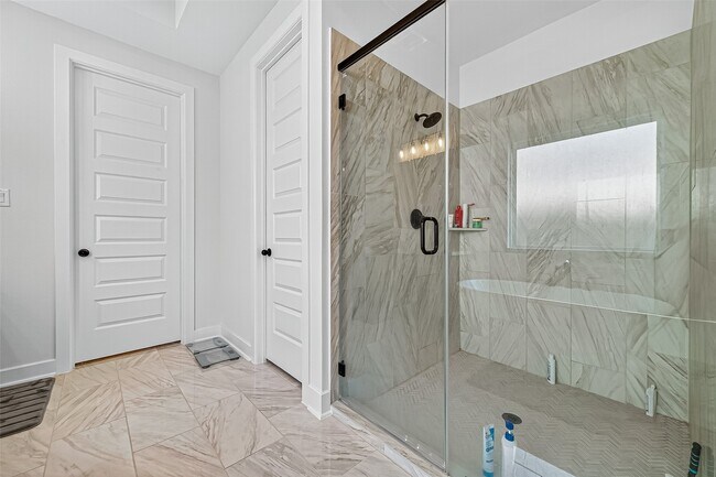 Building Photo - 8735 Flounder Rosa Ln