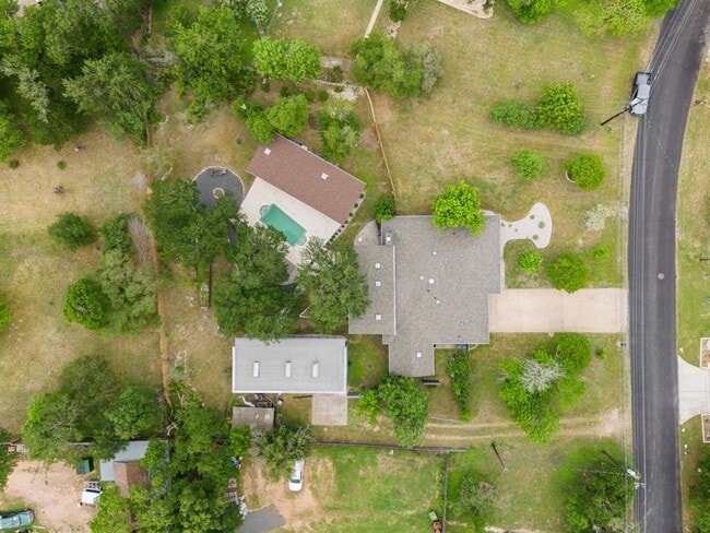 Building Photo - 10100 Rocking Horse Rd