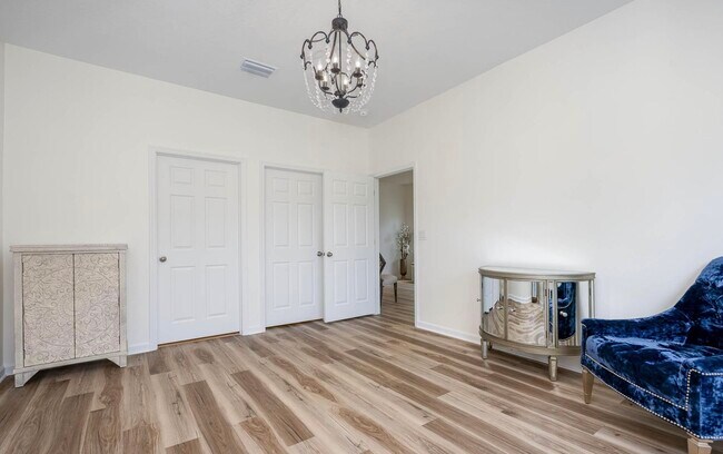 Building Photo - 560 Remington Green Dr SE