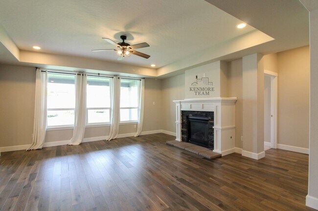 Building Photo - 9813 Chinook Dr