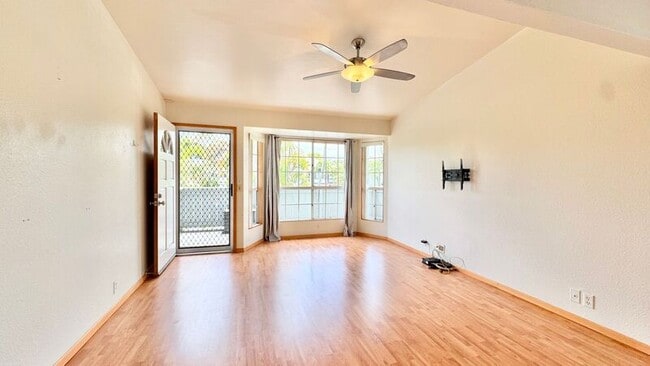 Building Photo - 239 Mananai Pl