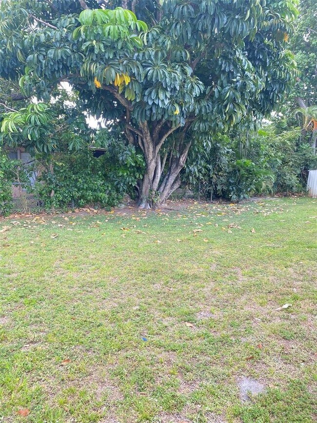 Building Photo - 740 NE 179th Terrace