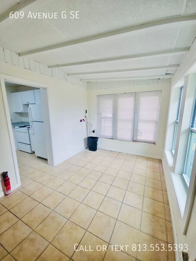 Building Photo - 609 Ave G SE