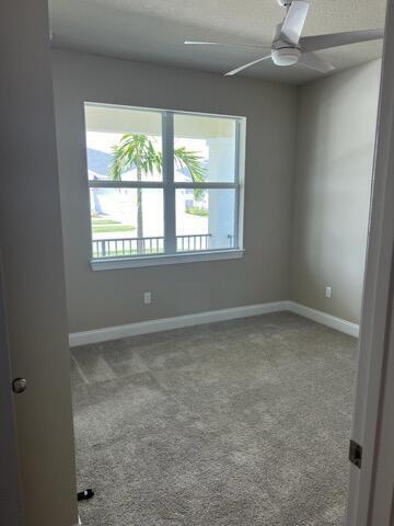 Building Photo - 6784 Cloverdale Ave