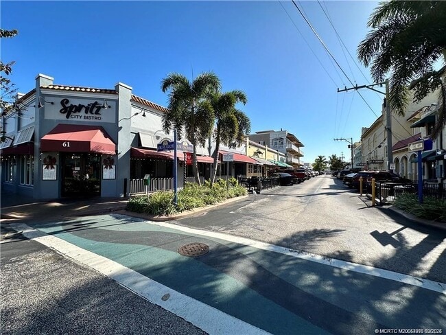 Building Photo - 138 NE Coastal Dr