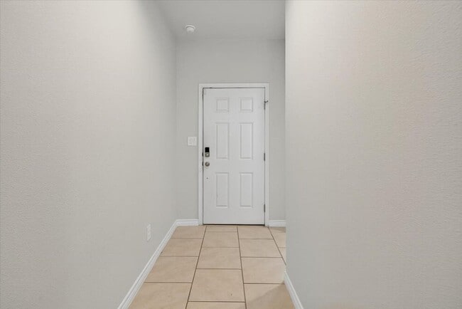 Building Photo - 3909 Shiva Dr