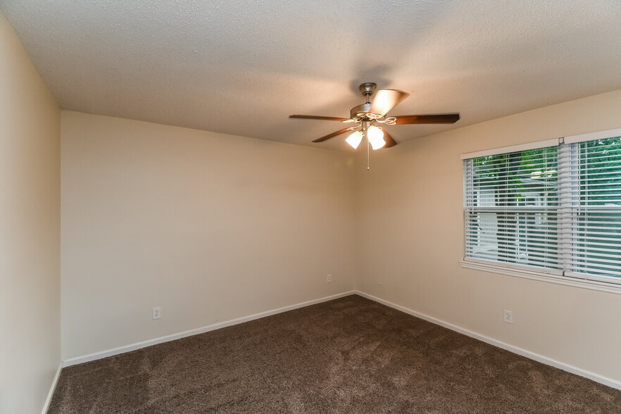 Building Photo - 10474 Indian Walk Rd