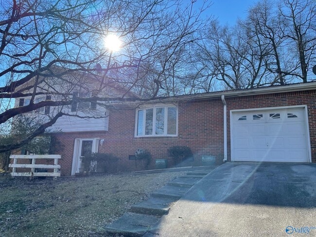 Primary Photo - 2803 Brett Rd NW