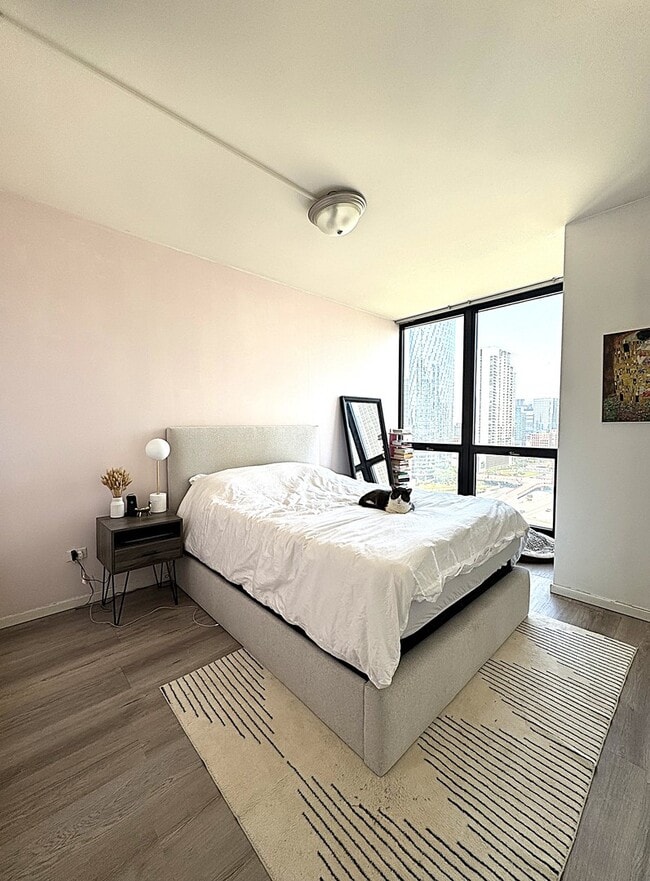 Building Photo - 210 S Desplaines St