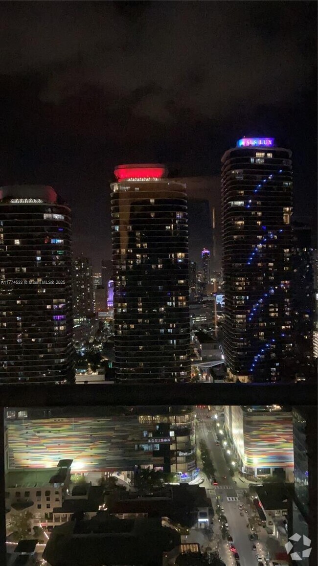 Building Photo - 1100S S Miami Ave