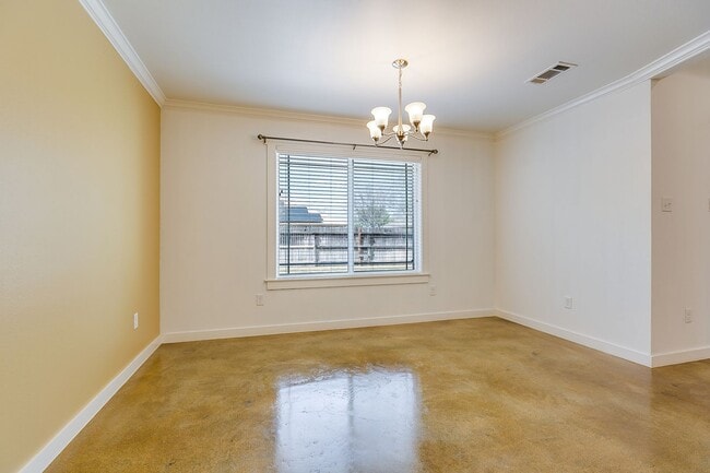 Building Photo - 5918 Southampton Pl
