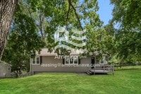 Building Photo - 4425 S Cottage Ave