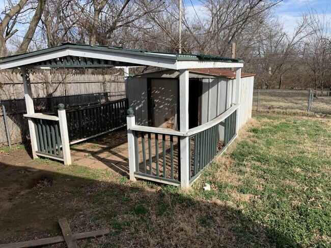 Building Photo - 2012 Turner Dr