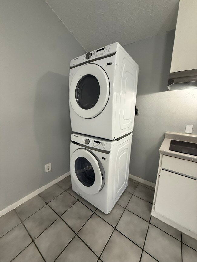 Building Photo - 1750 Morales St