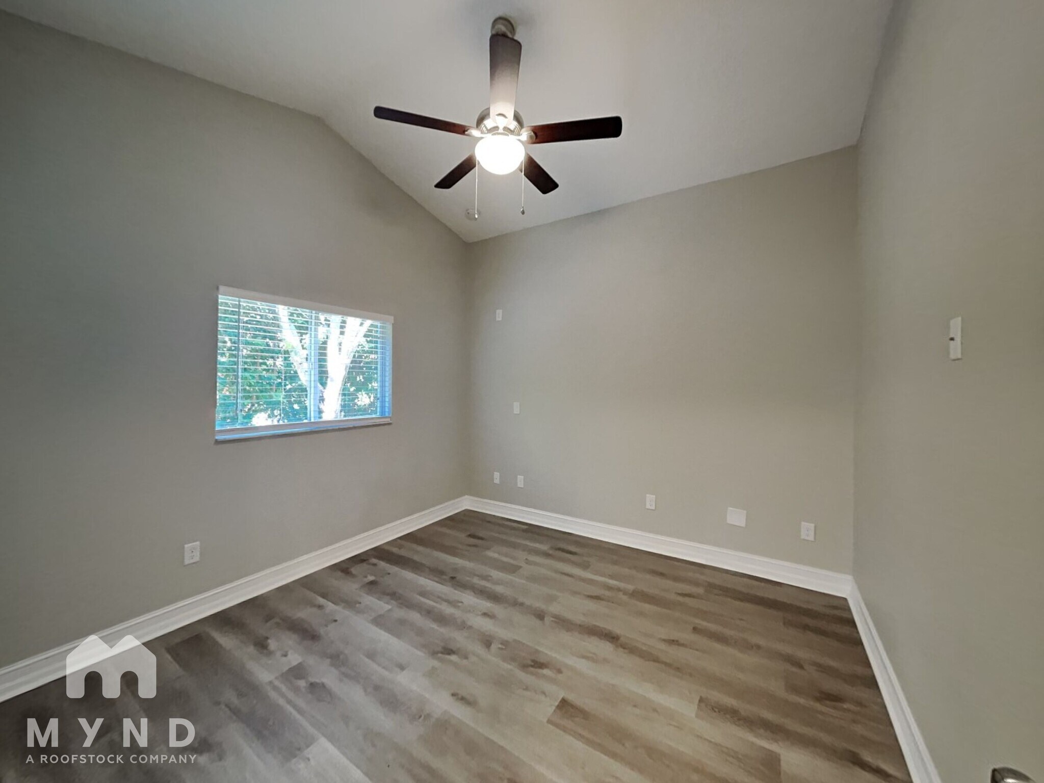 Building Photo - 8280 Philatelic Dr