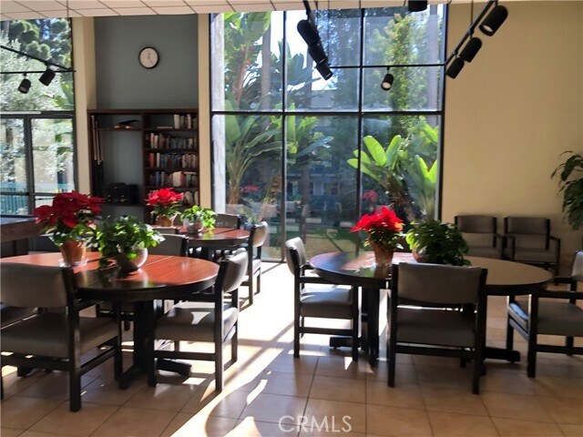 Building Photo - 552 N Bellflower Blvd