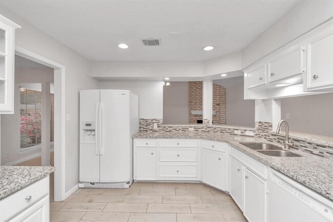 Building Photo - 1102 Comstock Springs Dr