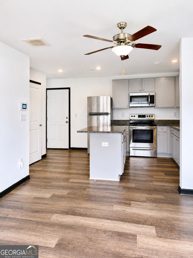 Building Photo - 105 Loblolly Ln