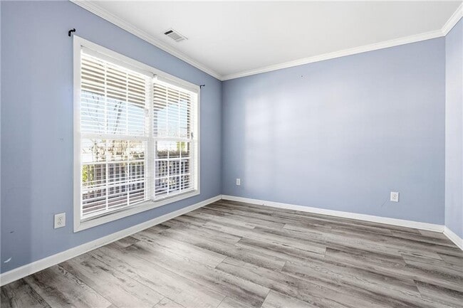 Building Photo - 5440 Village View Ln SW