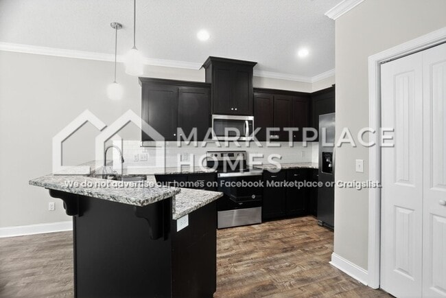 Building Photo - 635 Fairview Cir