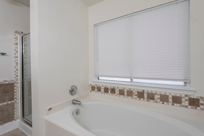 Building Photo - 9622 Farrell Dr