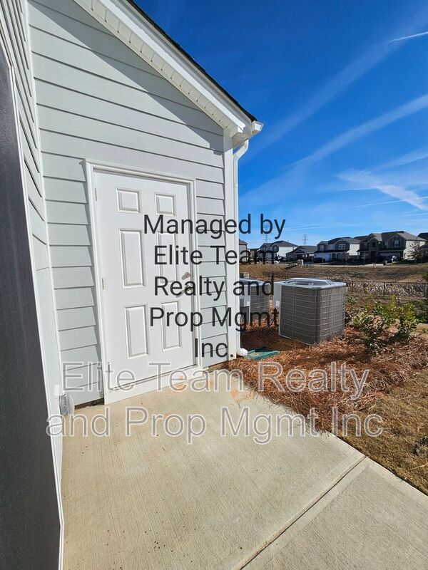 Building Photo - 5213 Brailey Cir
