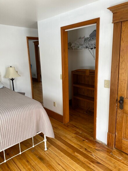 Bedroom - 112 Franklin Ave