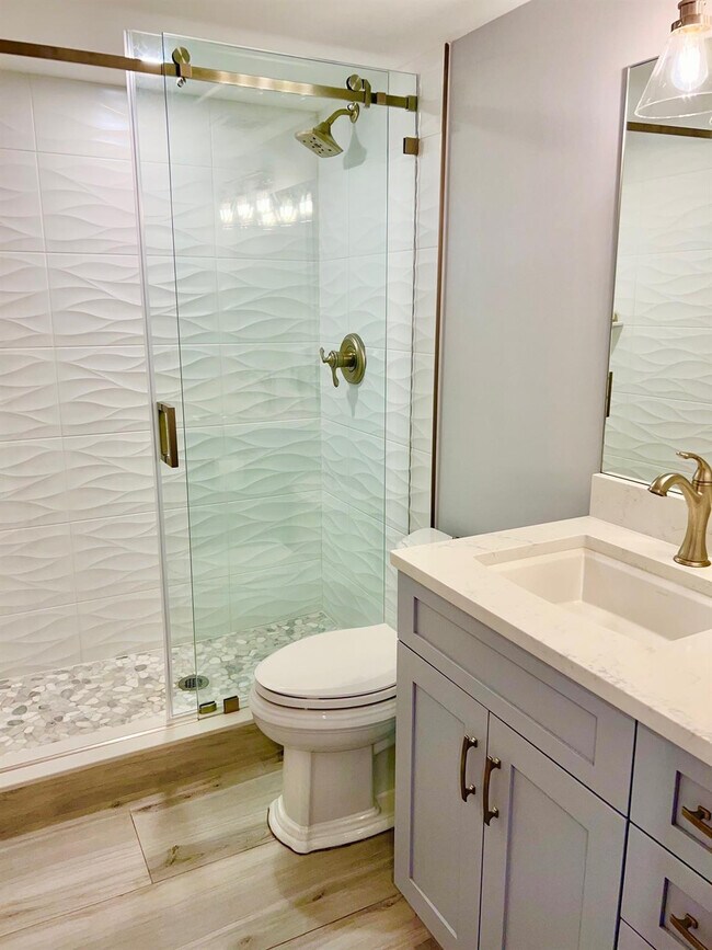 Building Photo - 1556 S Ocean Ln