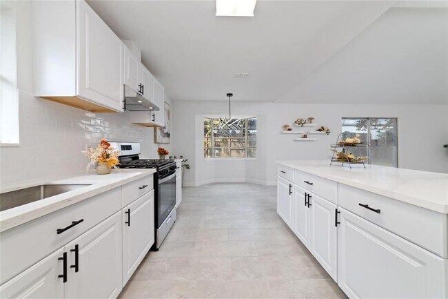 Building Photo - 12018 Troulon Dr