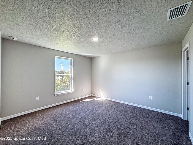 Building Photo - 532 L M Davey Ln