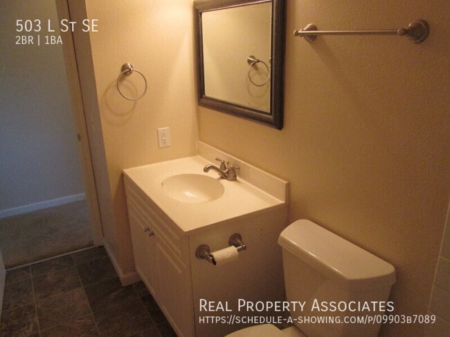 Building Photo - 503 L St SE