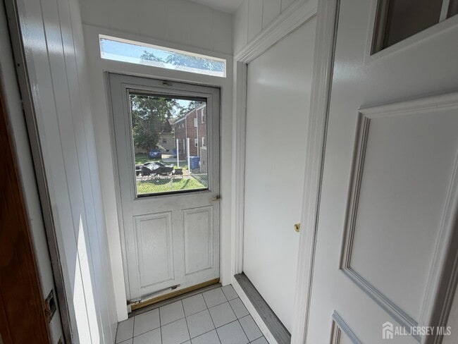 Building Photo - 830 2nd St
