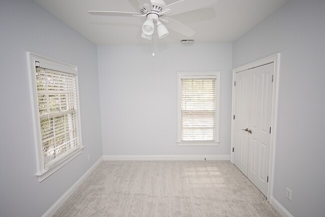 Building Photo - 856 Harborside Ln