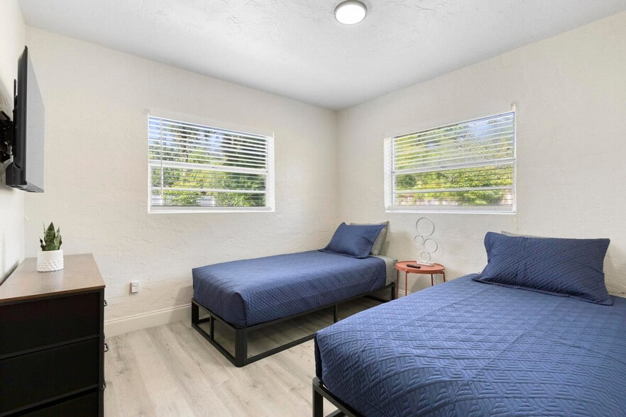 Building Photo - 3100 Page Ave