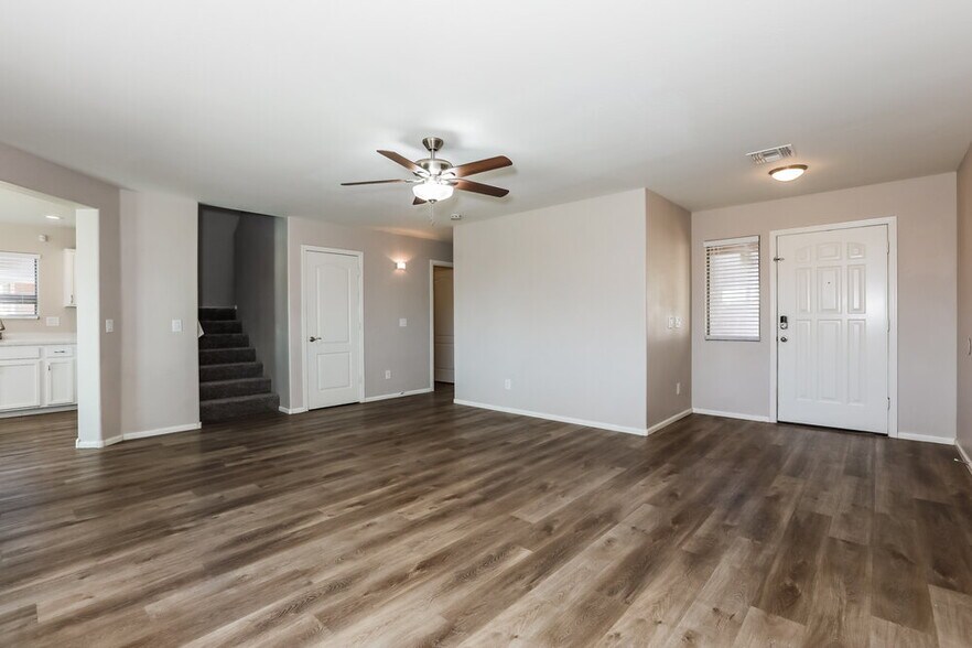 Building Photo - 1361 E Ryan Rd