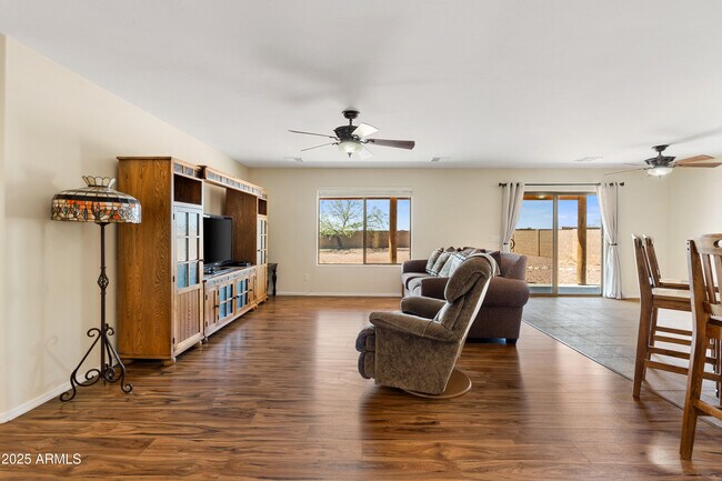 Building Photo - 22601 Weaver Valley Dr