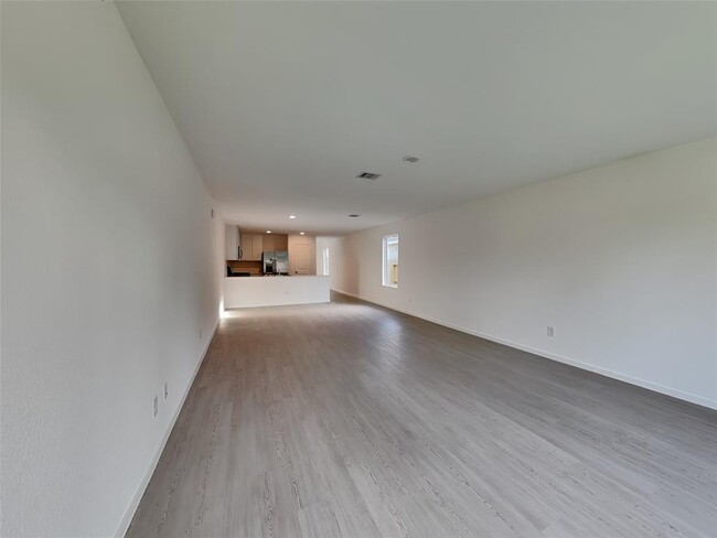 Building Photo - 21071 Santopadre St