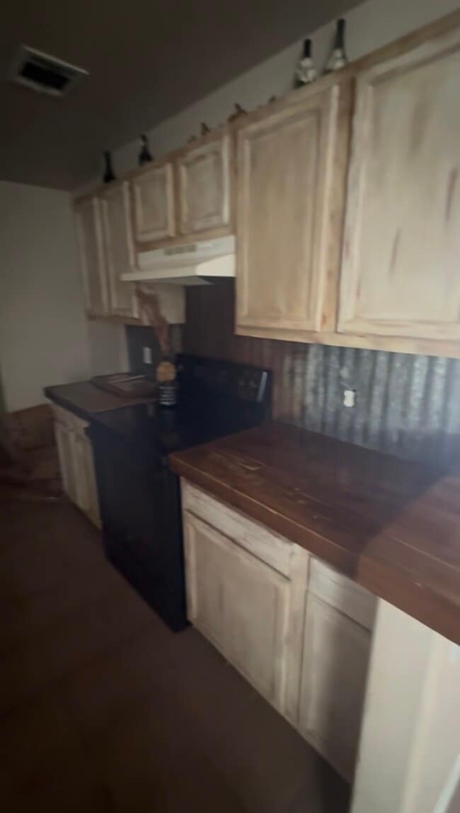 Building Photo - 174 E Sunset Dr