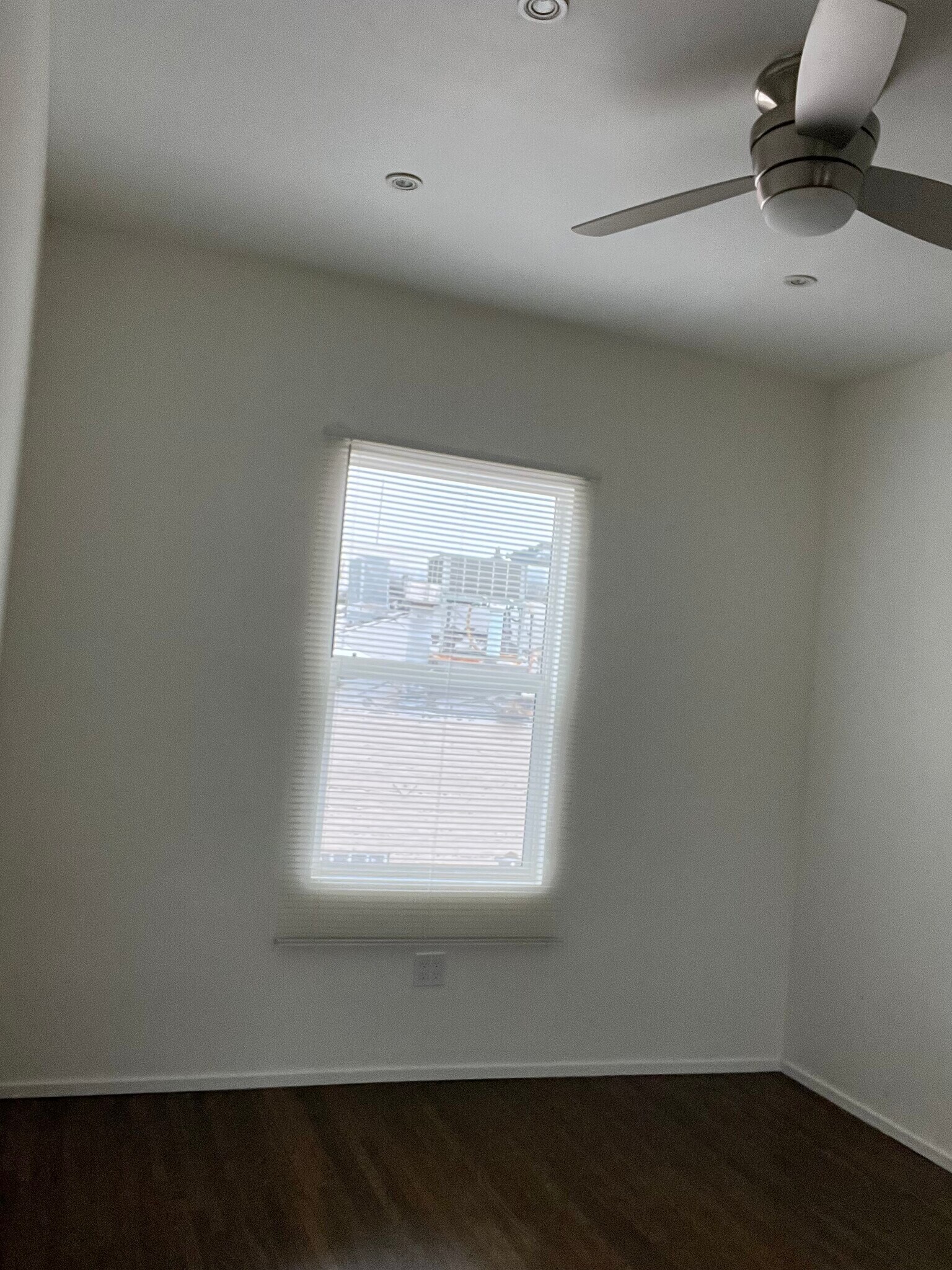 Building Photo - 1049 N Stanley Ave